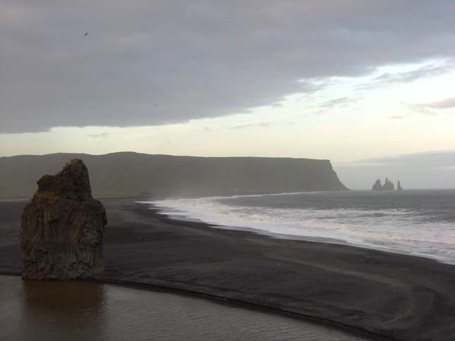 Izland fekete homokos tengerpartja