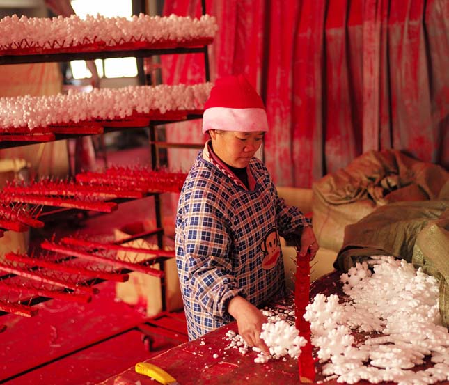 Karácsonyfa dísz gyártása Yiwuban