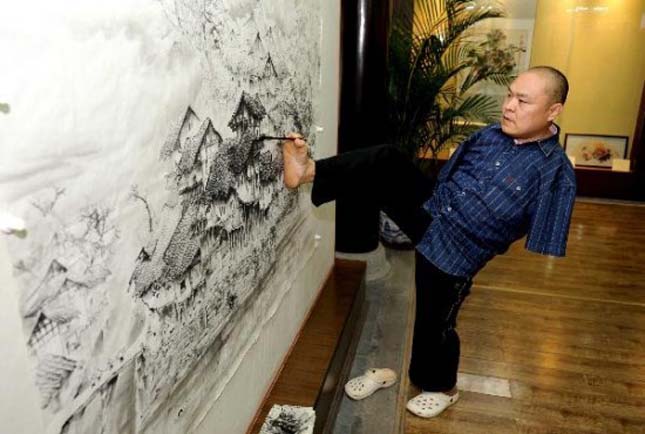 Huang Guofu, a kéz nélküli festő