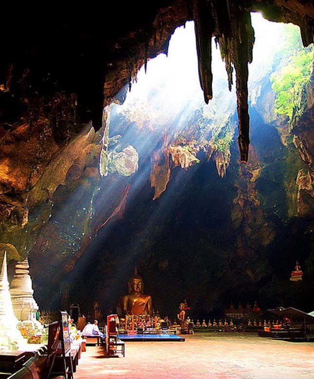 Khao Luang barlangtemplom, Thaiföld