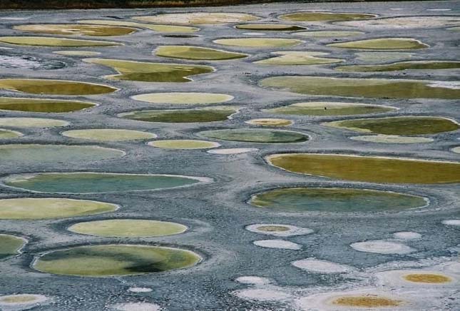 Kliluk-tó, pöttyös tó Kanadában