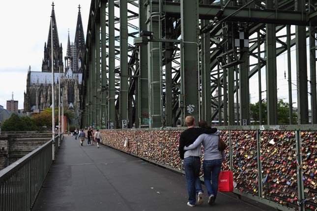 Hohenzollernbrücke, Köln