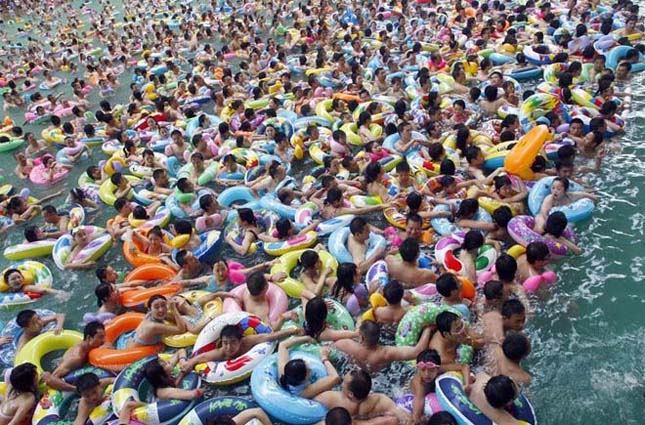 A legzsúfoltabb és legmocskosabb strandmedencék a világon