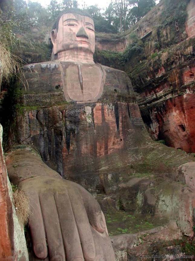 A leshani óriás Buddha-szobor
