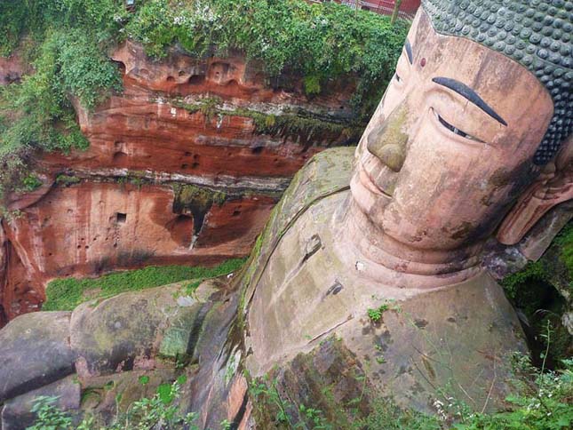 A leshani óriás Buddha-szobor