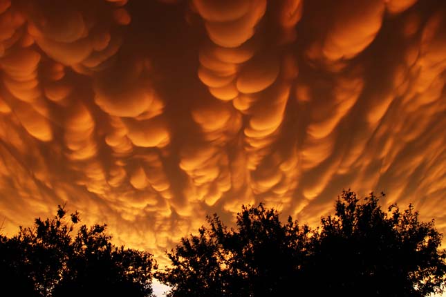 Mammatus, ritka felhőképződmény