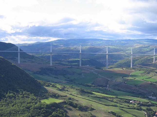 Millau-i Viadukt, a leghosszabb ferdekábeles híd a világon