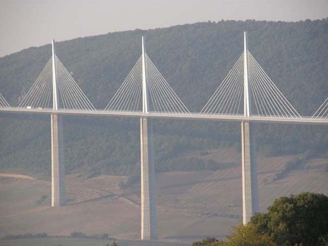 Millau-i Viadukt, a leghosszabb ferdekábeles híd a világon