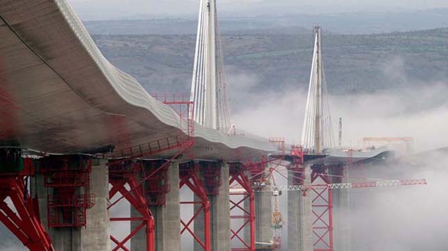 Millau-i Viadukt, a leghosszabb ferdekábeles híd a világon