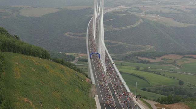 Millau-i Viadukt, a leghosszabb ferdekábeles híd a világon