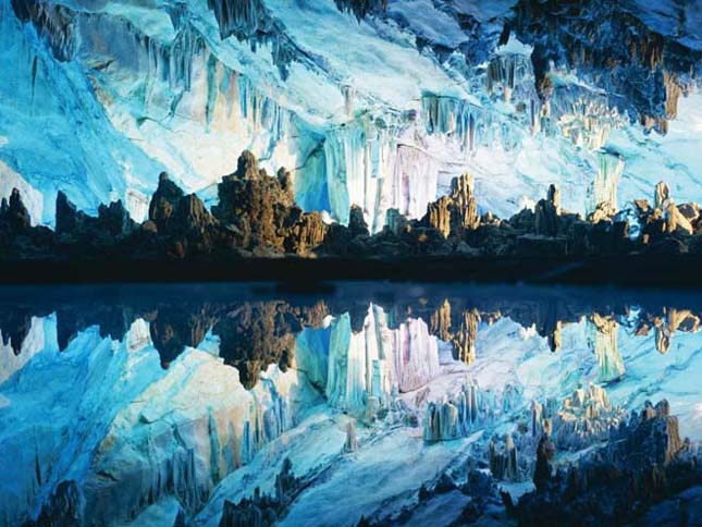 Nádsíp (Reed Flute) barlang Kínában