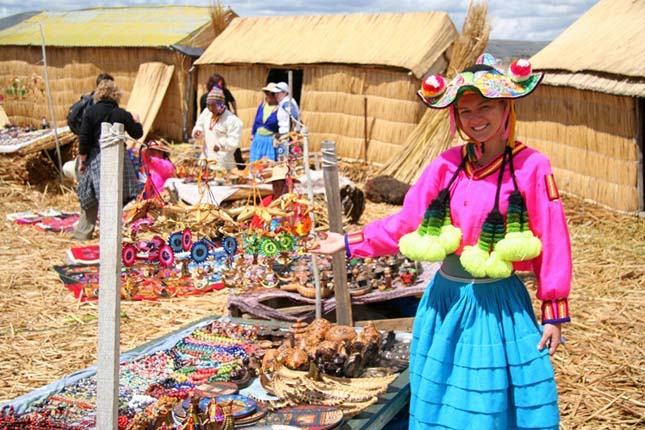 Nádszigetek a Titicaca-tavon