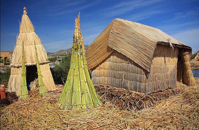 Nádszigetek a Titicaca-tavon