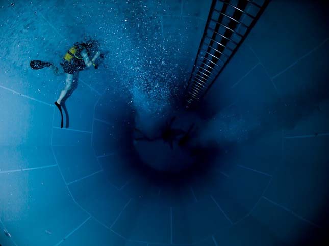 Nemo 33, a világ legmélyebb medencéje