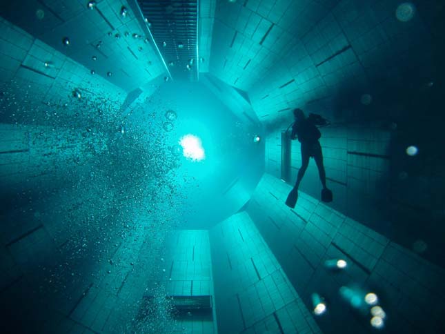 Nemo 33, a világ legmélyebb medencéje