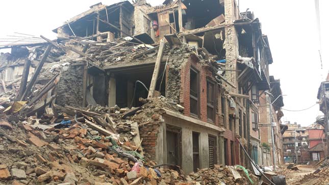Nepáli földrengés