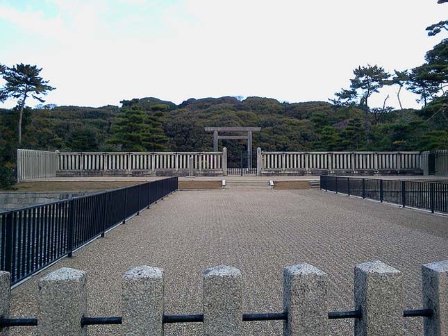 Nintoku császár síremléke