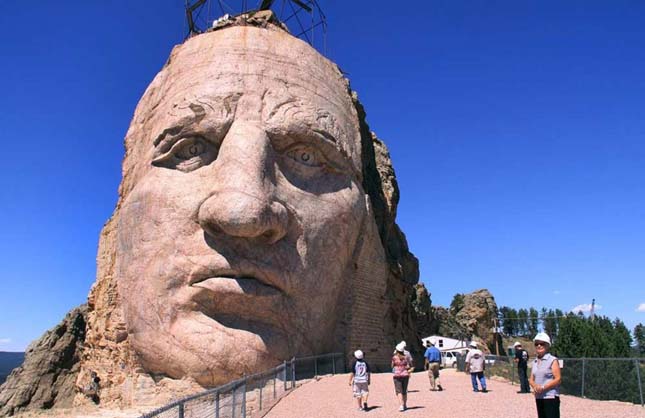 Crazy Horse Memorial, az Őrült ló szobra