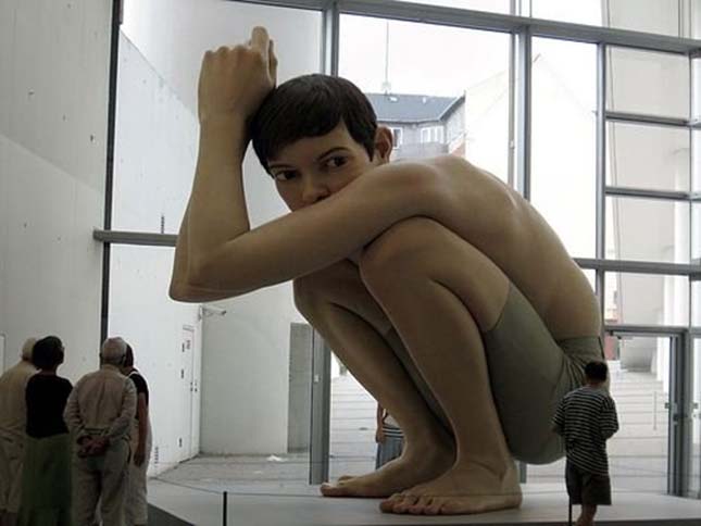 Ron Mueck szobrai