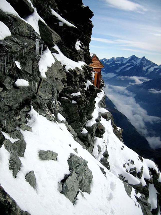 Hegyi kunyhó 4003 méteres magasságban