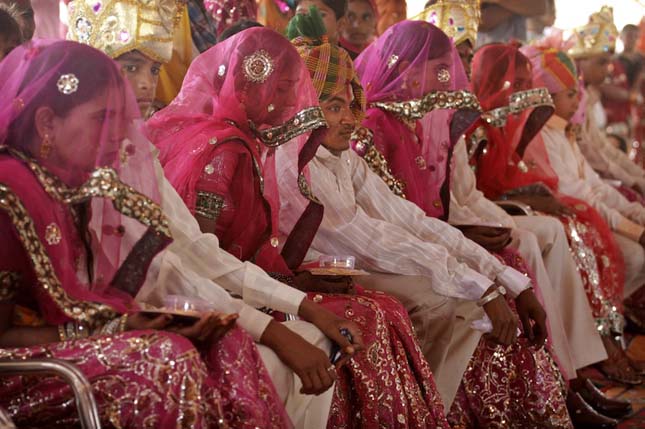Tömeges esküvők Vadiában