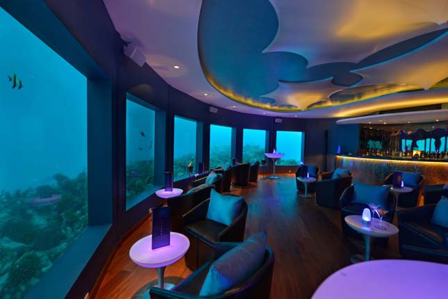 A Maldív-szigeteken nyitották meg a világ első víz alatti bárját
