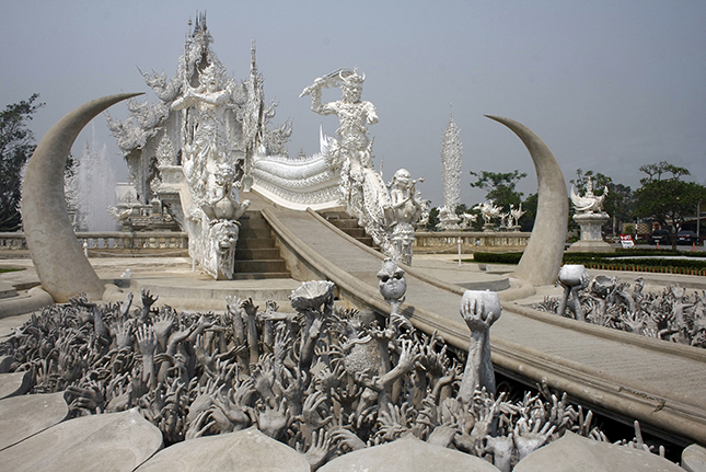 Wat Rong Khun buddhista templom