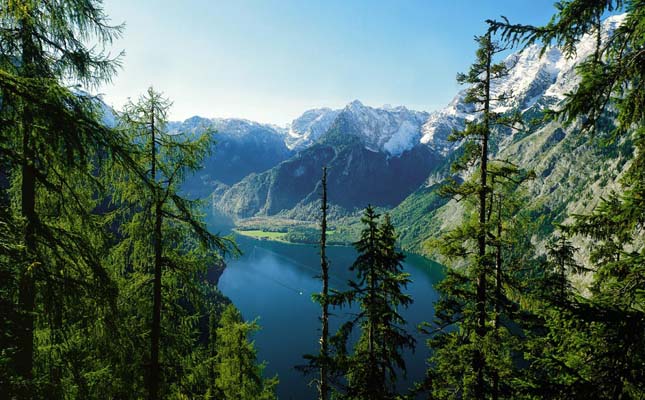 Watzmann-hegy és a kristálytiszta Königsee