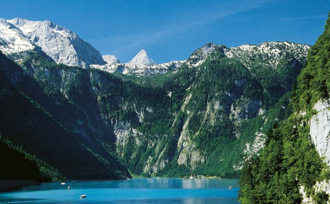 Watzmann-hegy és a kristálytiszta Königsee