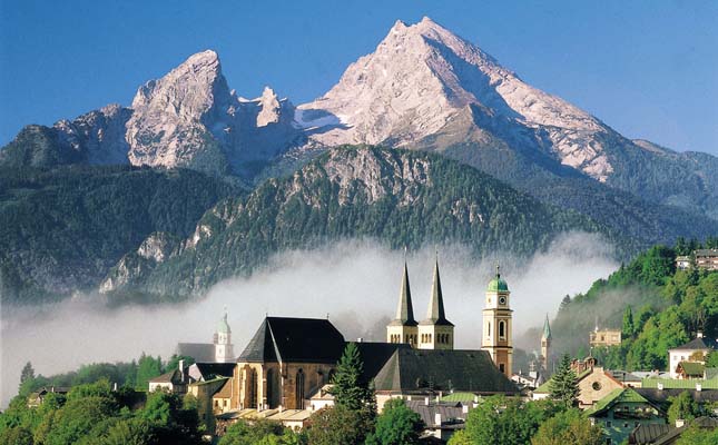 Watzmann-hegy és a kristálytiszta Königsee