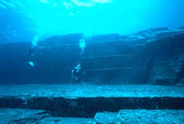 Yonaguni piramis