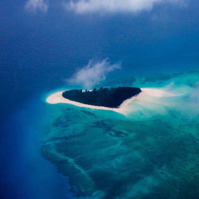 Étterem az óceánon Zanzibár szigete mellett