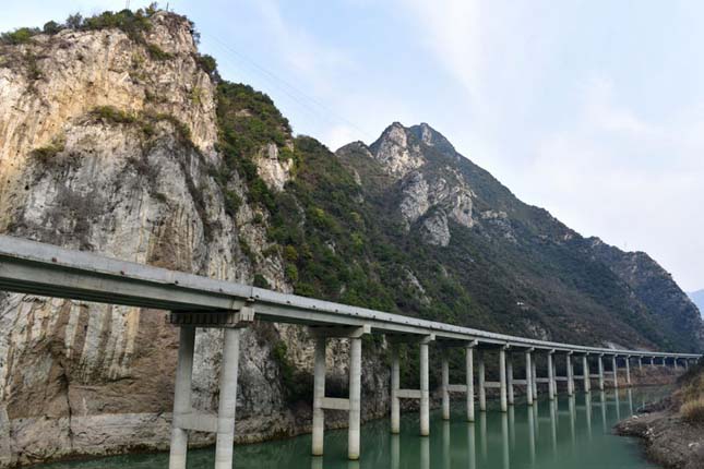Környezetbarát híd épült Kínában