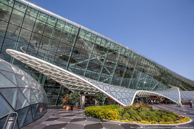 Heydar Aliyev Nemzetközi Reptér, Baku, Azerbajdzsán