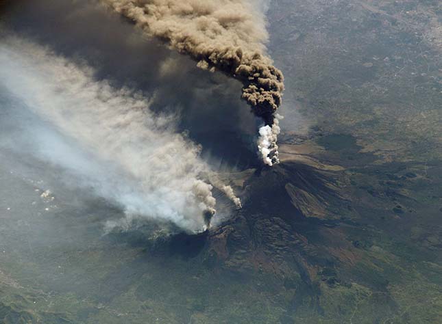 Kitört az Etna