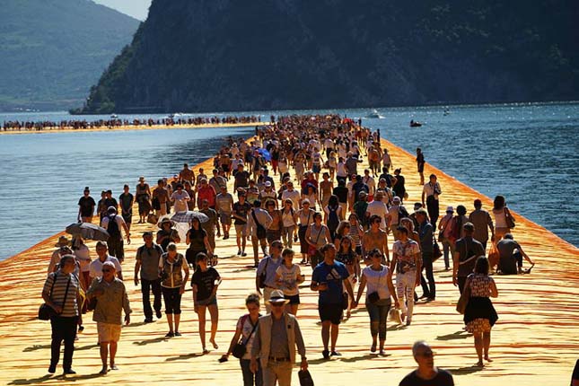 The Floating Piers