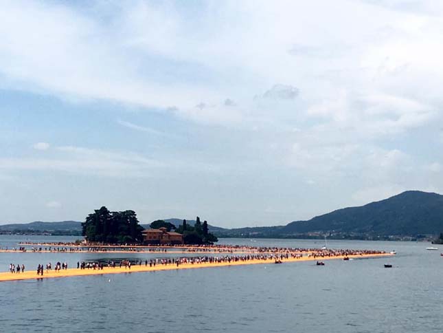 The Floating Piers