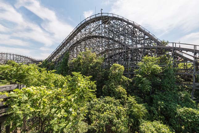 Elhagyatott japán vidámpark