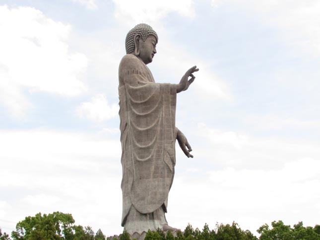 Ushiku Daibutsu