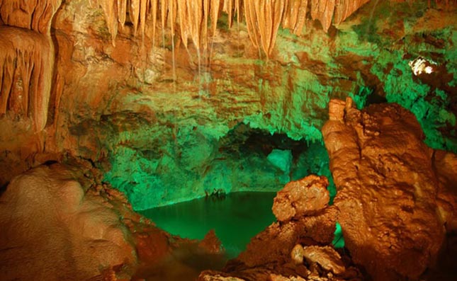 Mira de Aire barlangok, Portugália