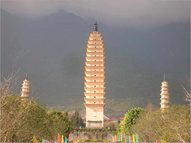 A három pagodák együttes