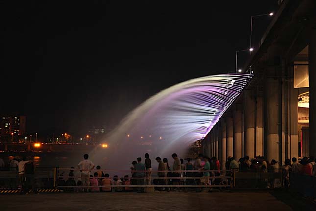 A szökőkutakkal teli híd a Banpo híd, Dél Korea8