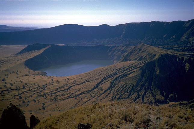 Deribo kráter tó, Jebel Marra hegy - Darfur régió Szudán nyugati részén