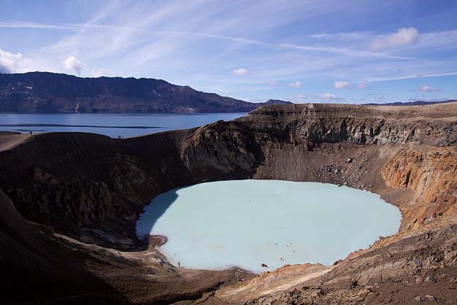 Geotermikus Viti kráter tó