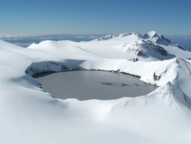 Kráter-tó, a Ruapehu hegyen, aktív sztratovulkán a Taupo vulkáni zóna déli végén, Új-Zélandon