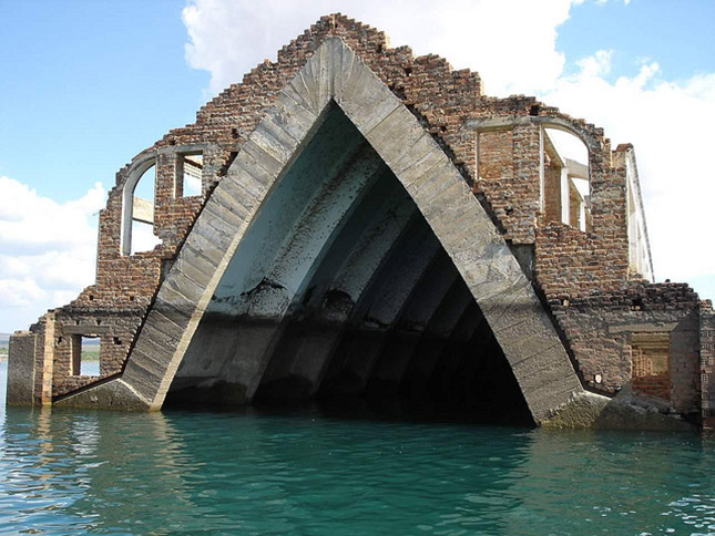 Church of Old Petrolandia, Brazília