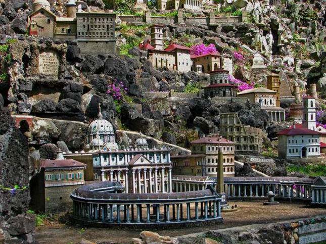 Ave Maria Grotto