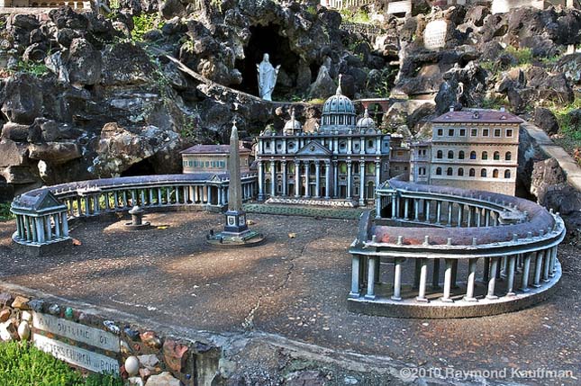 Ave Maria Grotto