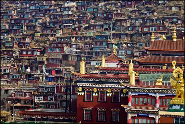 Larung Gar Buddhista Akadémia