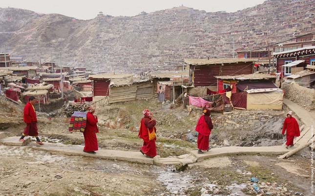 Larung Gar Buddhista Akadémia